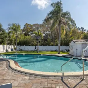 Refurbished Studio With Pool And Parking Apartment
