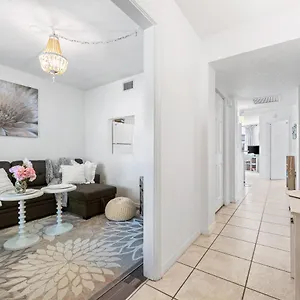  Apartment Cozy & Bright. Minutes From Anna Maria Island+++